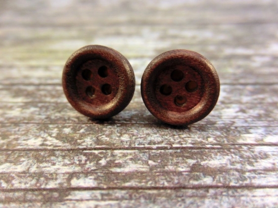 Schlichte braune Holzknopf Ohrstecker Natur Button
